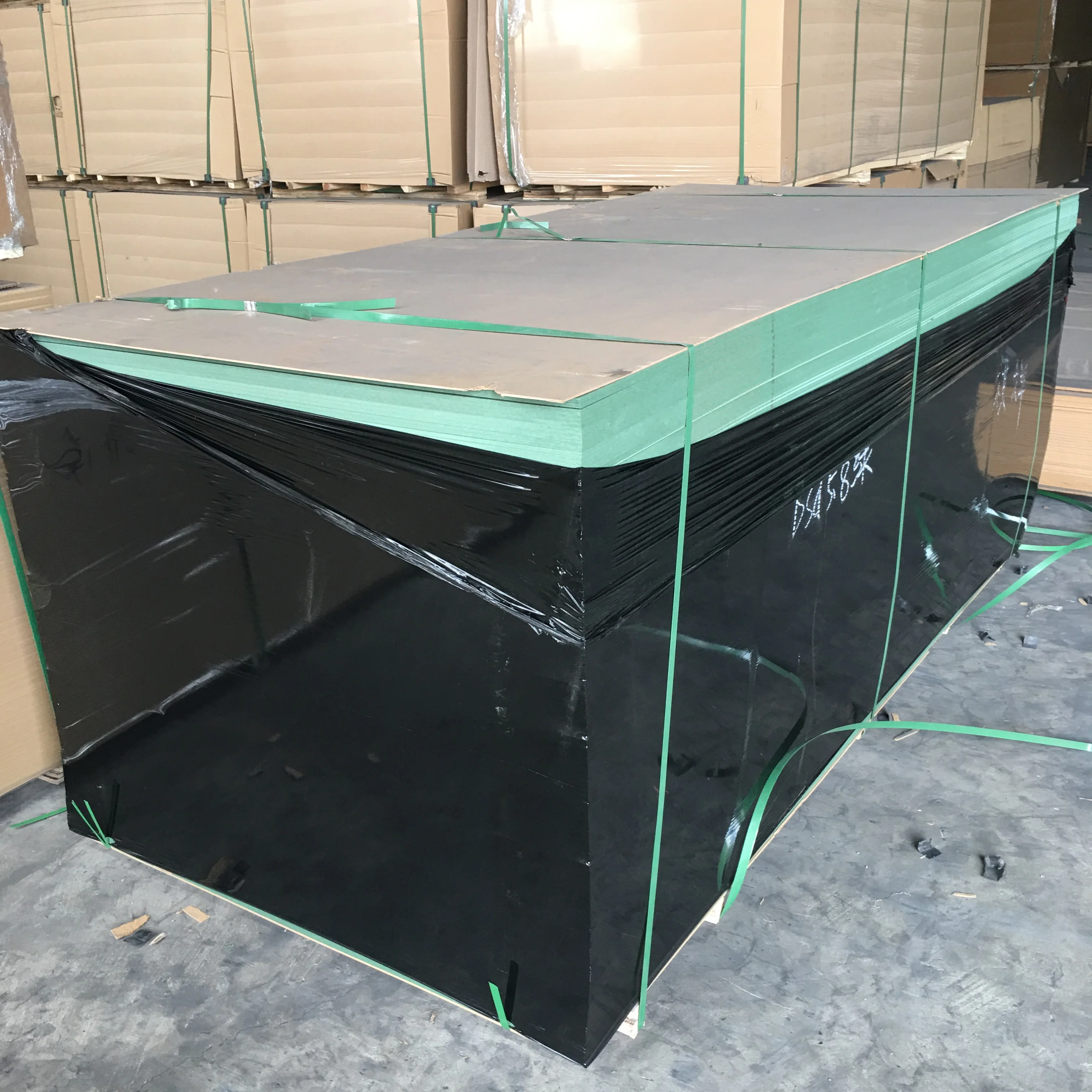 Green Color HMR Waterproof MDF Panel Water Resistant MDF Board for Kitchen Cabinets