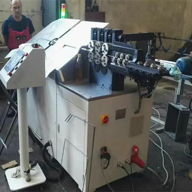
China 2D wire bending machine 