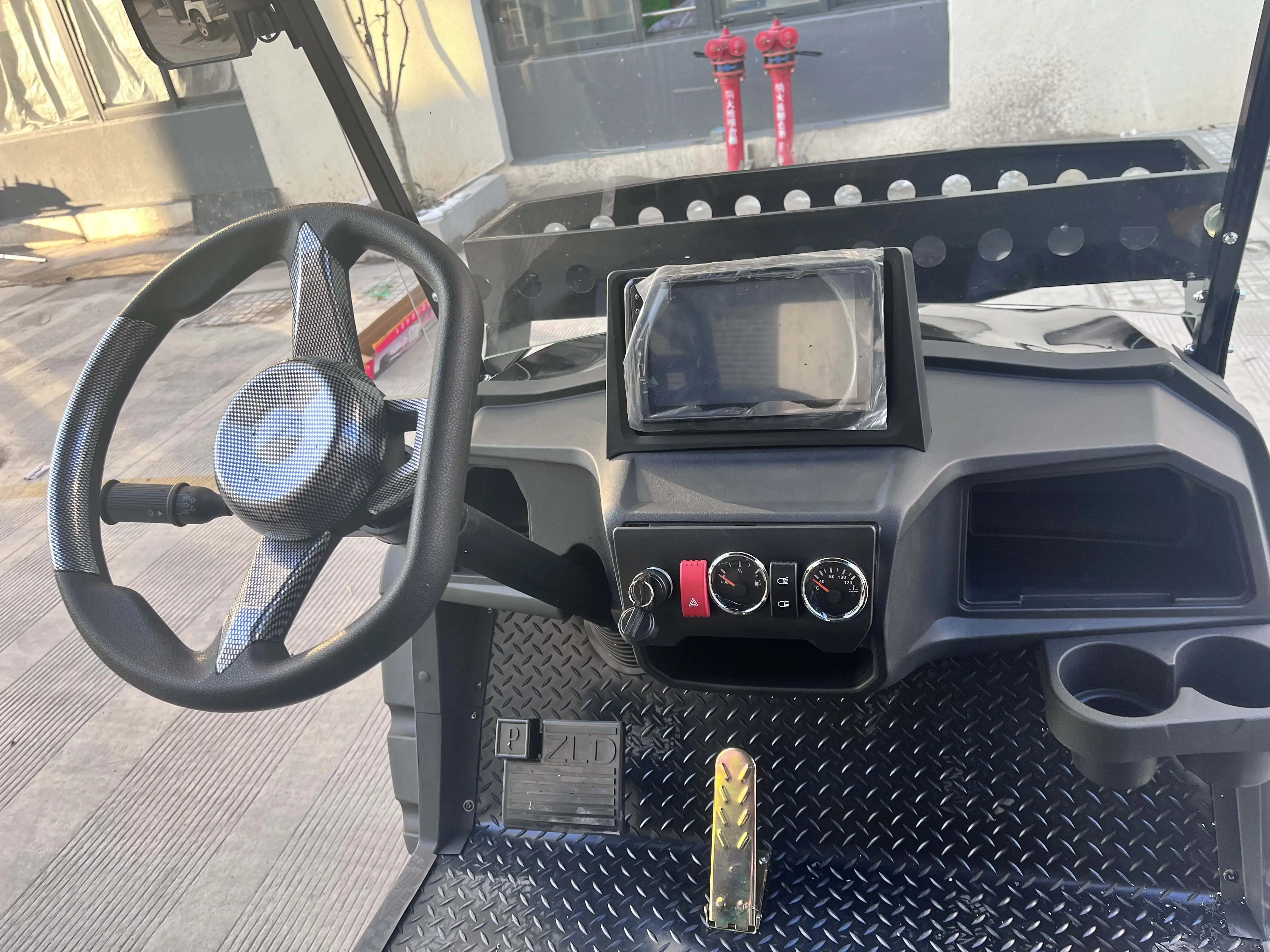 4 Seats Gas Powered Brand New Motorized Gas Golf Cart 4 Seater