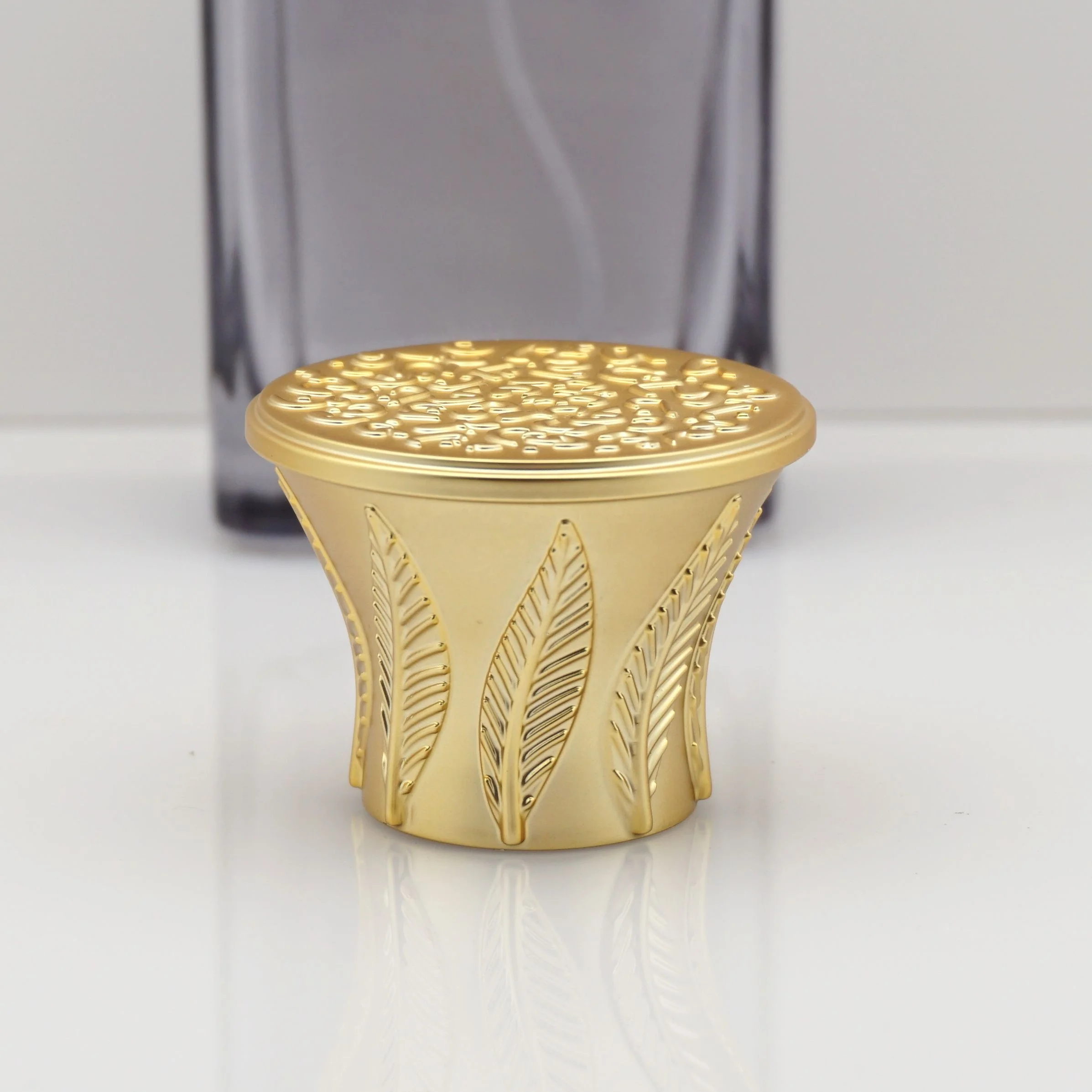 Customizable Zamac Metal Perfume Cap Special Screw-on Zinc Alloy for FEA15 Glass Bottles Featuring Your Brand Customization