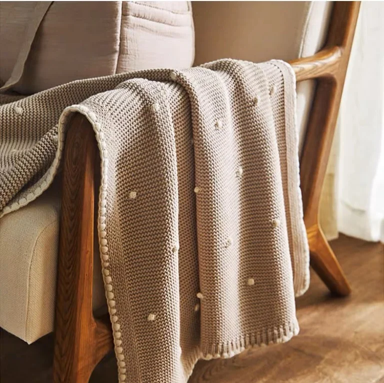 Top Fashion Kid Luxury Warm Dot comfortable newborn bedding knitted soft Chunky Infant baby polkadot blanket