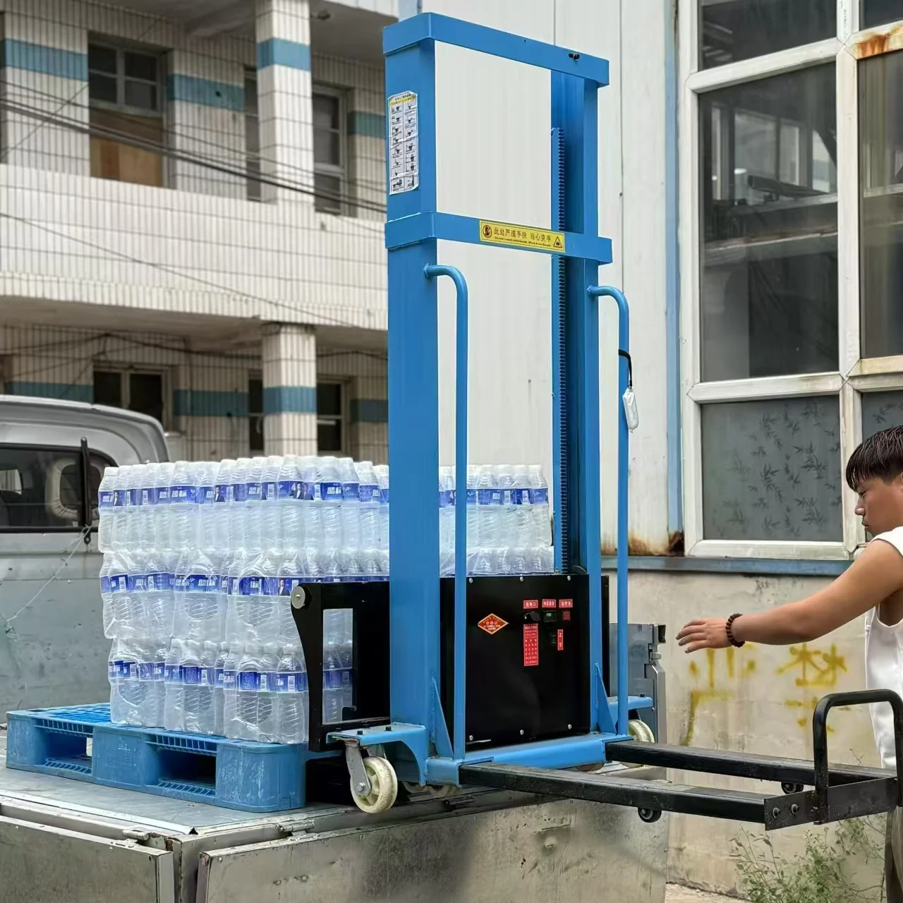 Factory price 1T 2T full-electric portable self loading pallet stacker ladder truck mounted forklift electric walkie forklift