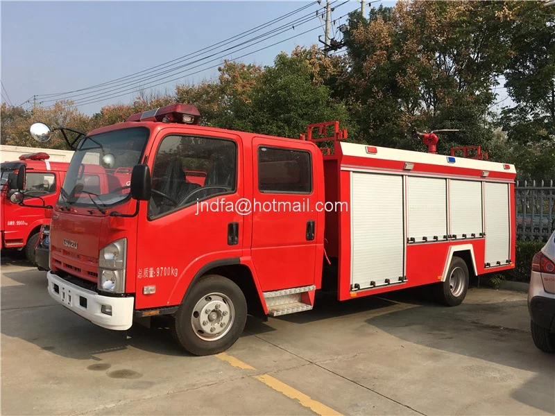 Japan famous brand foam fire truck 4*2 water tower fire fighting vehicle