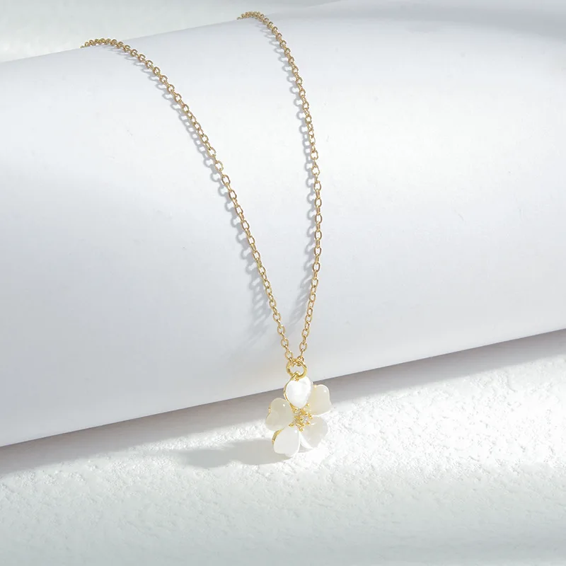 Female Petal Pendant Necklace Classic Titanium Steel Rose Gold Color Clavicle Chain for Girl Gift