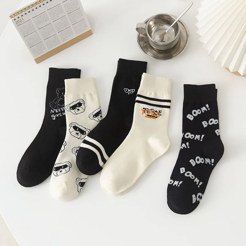 Wholesale Autumn Trendy Funny Cartoon Letters Stripes Woman Stocking Breathable Cotton Fancy Women Black White