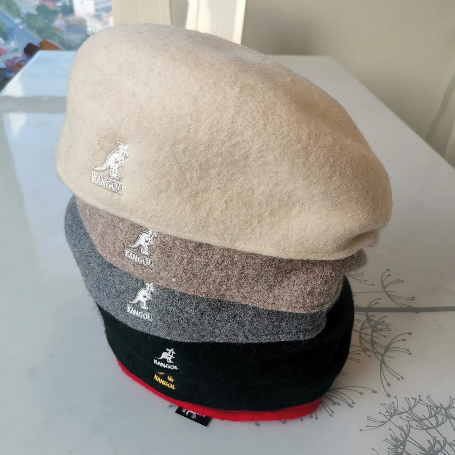 Оптовая продажа, шерстяной берет с вышивкой, женский шерстяной берет на осень и зиму, британская ретро-шляпа hyun, черная плоская шляпа, женский берет, шляпа