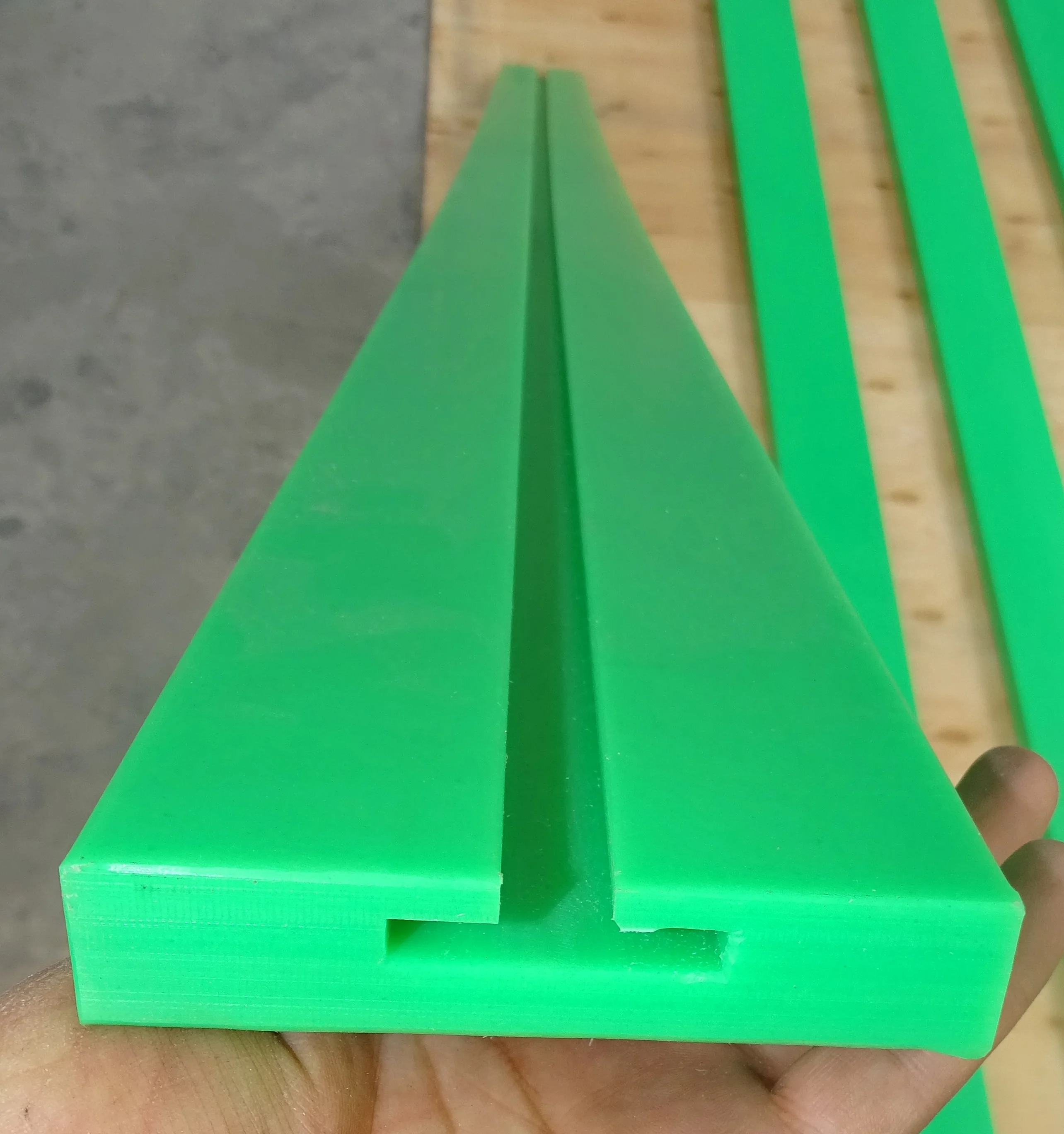 UHMWPE Polyethylene Wear Strip Slider Rail for Conveyors Belt Support System
