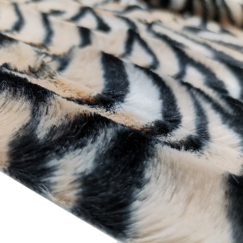 
faux fur fabrics /pv plush fabric/ knitting fabric 