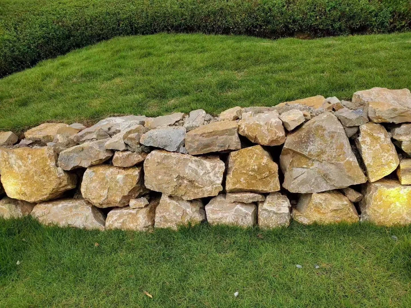 yellow with stripe No.15 large size  80-300mm natural stone rocks for waterfall landscape and decorate the garden