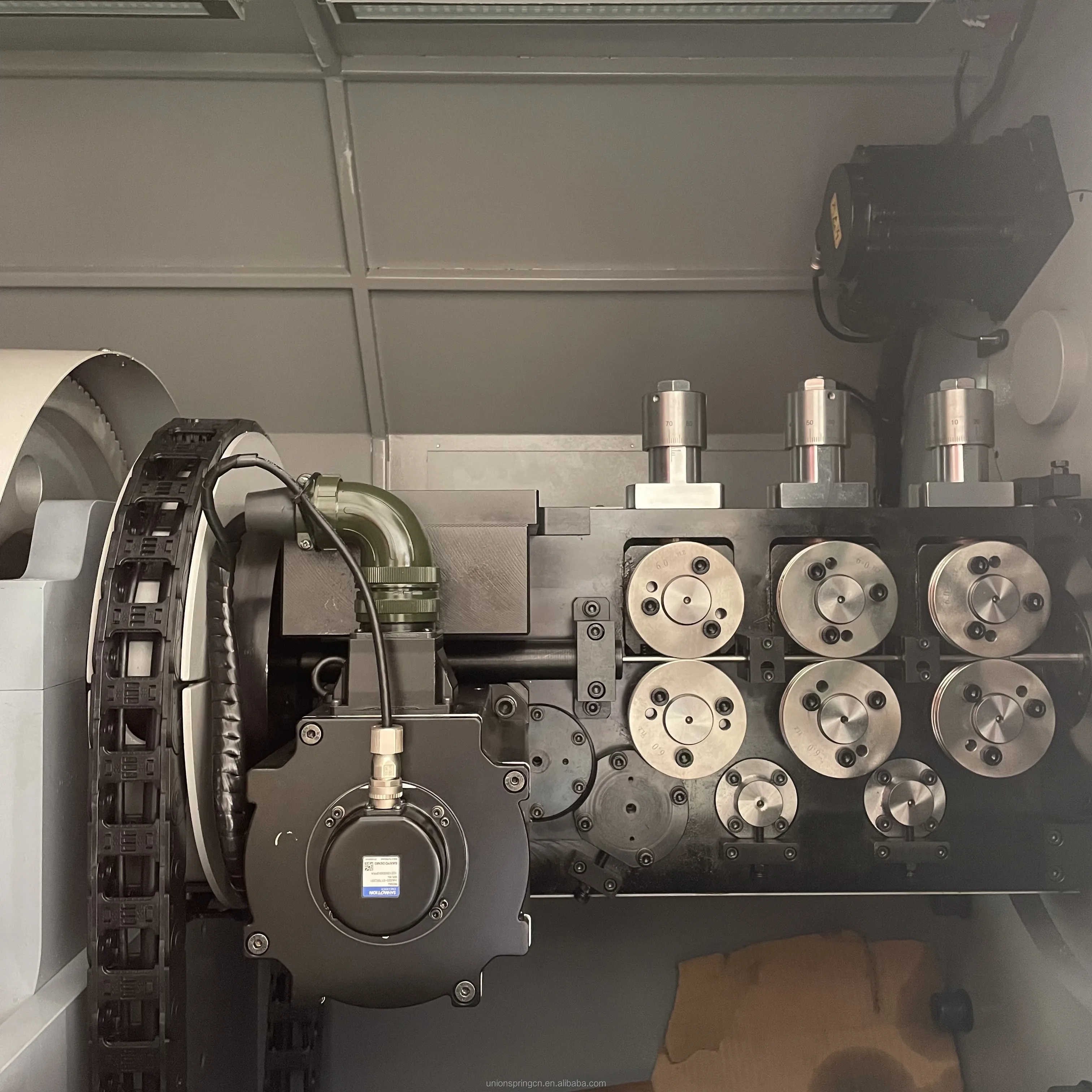 Bicycle pedal spring production equipment Metal Wire Processing Machines gold nose pin screw making machine