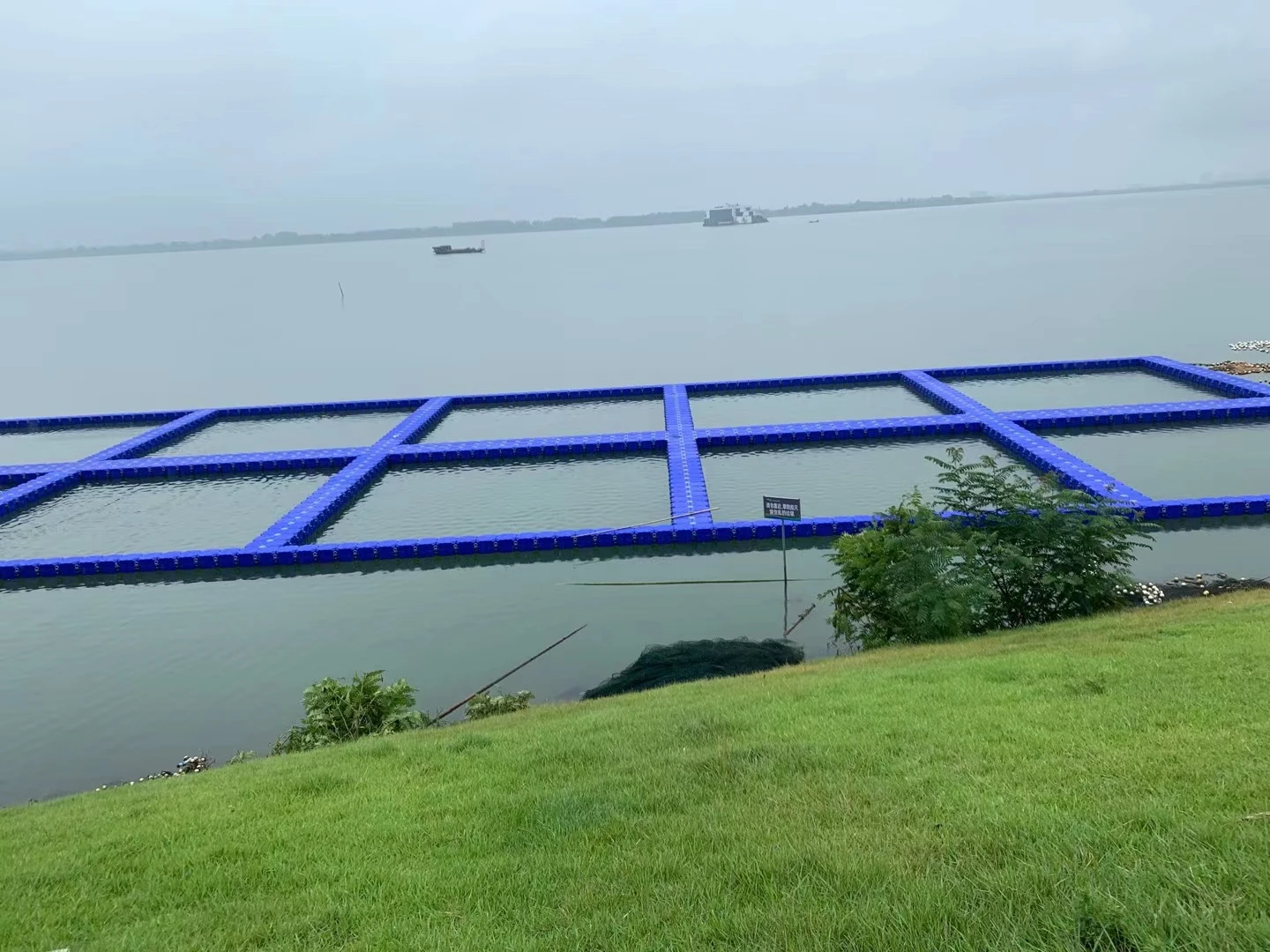 modular plastic HDPE pontoon bridge floating bridge platform jet ski jetty dock cubes