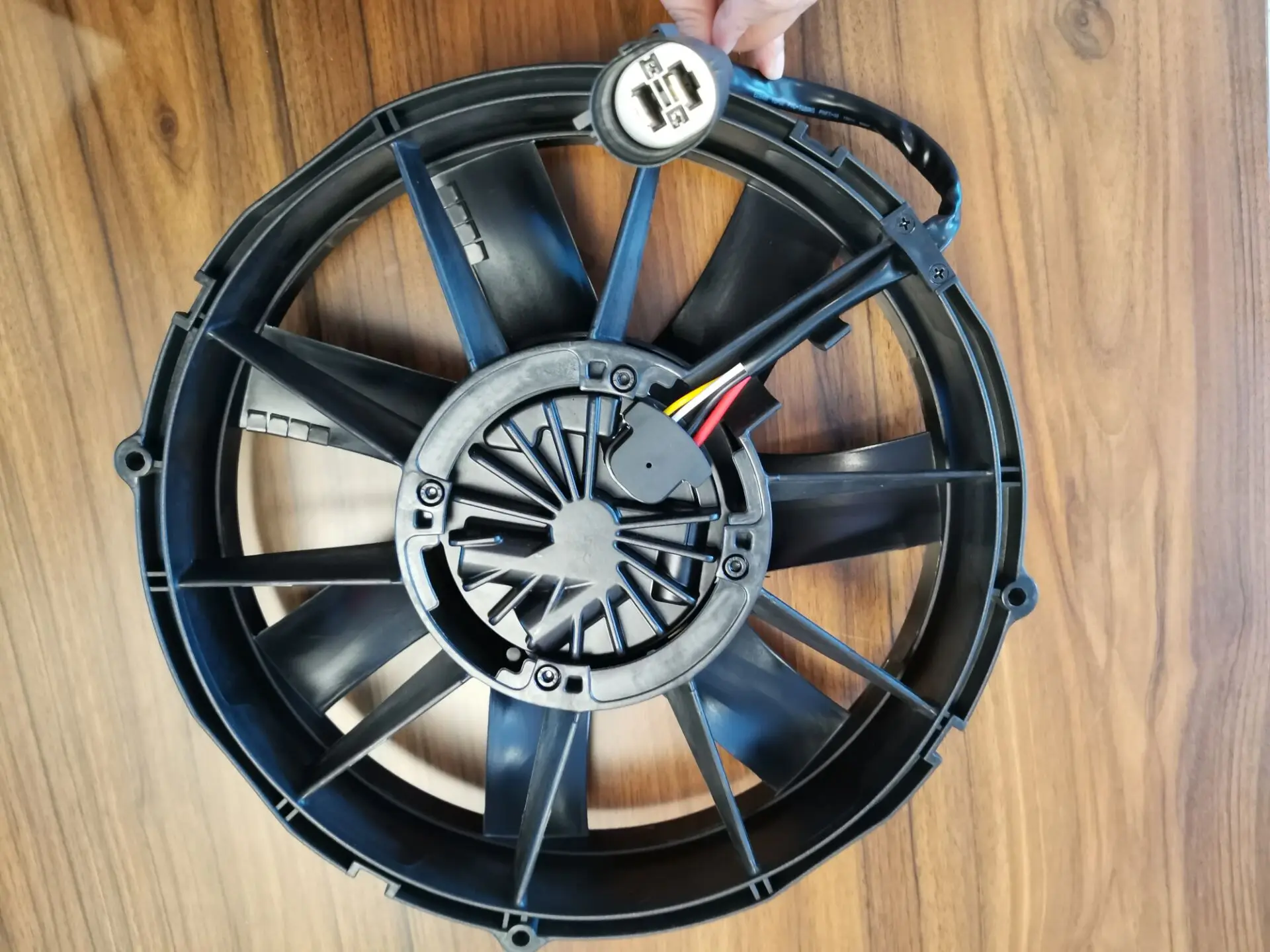 bigger airflow 12v  12 inch  bldc fan condensing  fan replace SPAL