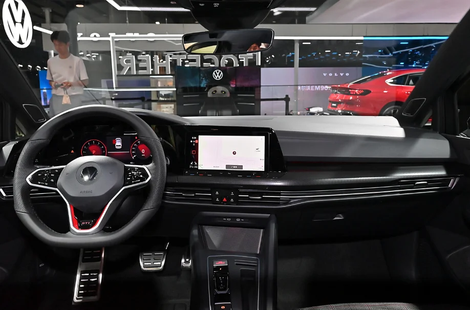 2024 Volkswagen VW Golf 8 Vehicle 280TSI DSG R-Line 5-Seat Sedan Petrol for Volkswagen Vehicle In Good Condition Best Price