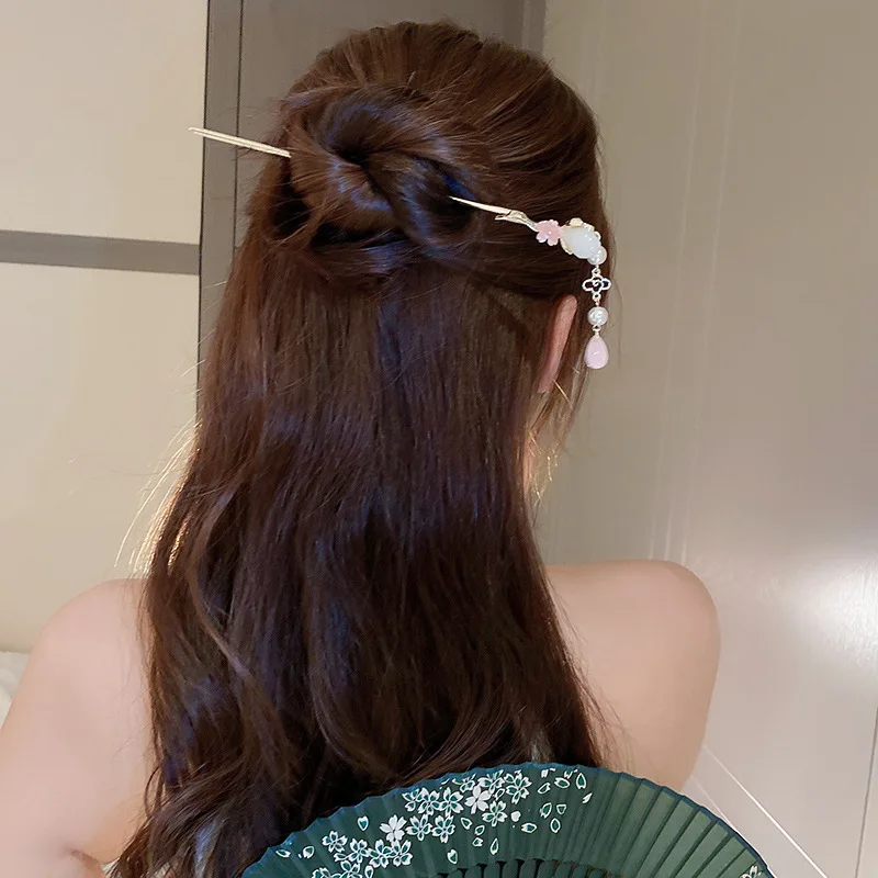 Hot sale 2023 new hairstyle minority hair accessories jade flower hairpin high-grade temperament retro hairpin