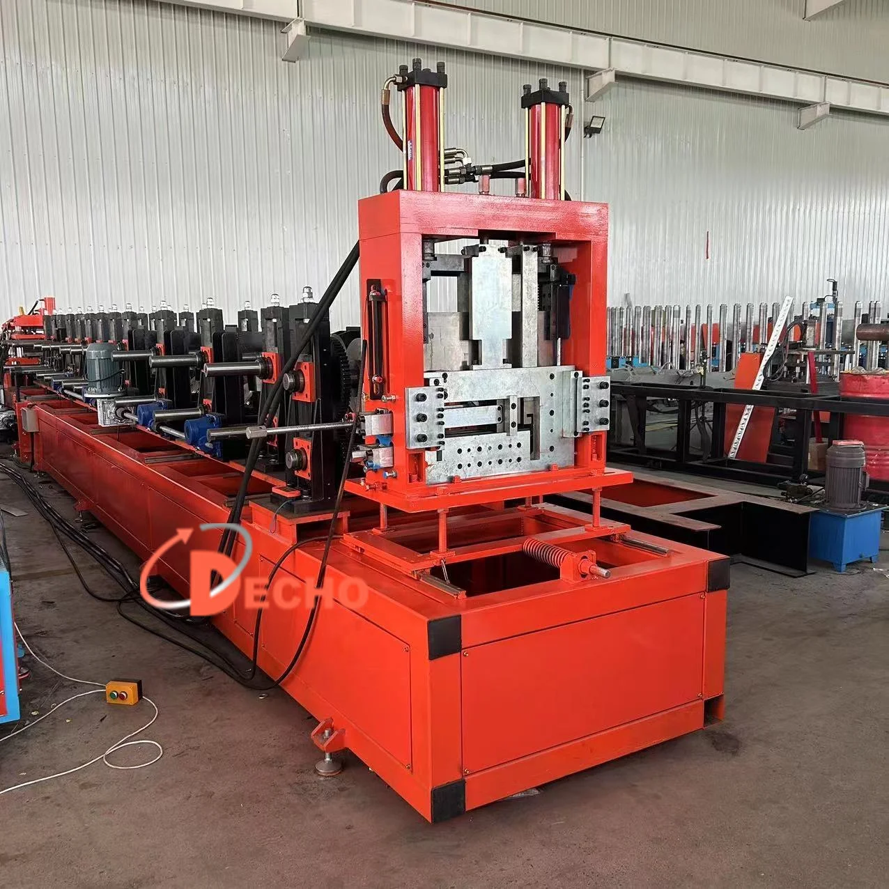 Factory Customize Fully Automatic Size Adjustment C Z Channel Purlin Interchangeable Changing Cold Roll Forming Machine