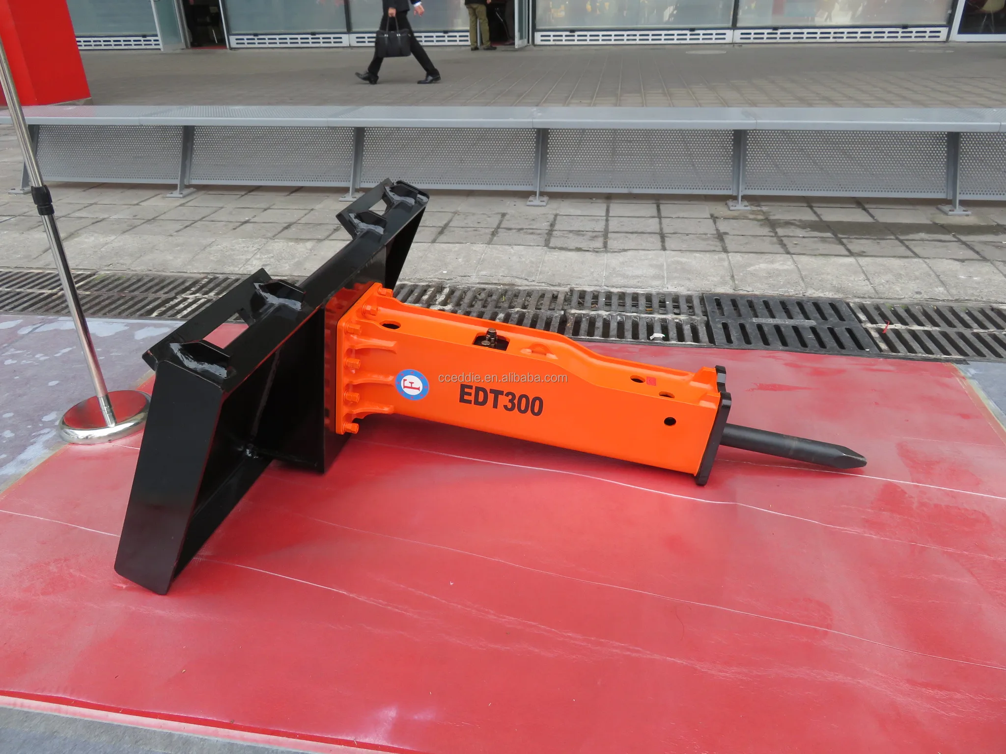 Hydraulic Breaker Skid Steer Loader Hammer New Condition Backhoe Loader with Chisel Gearbox for Construction Industries Uganda