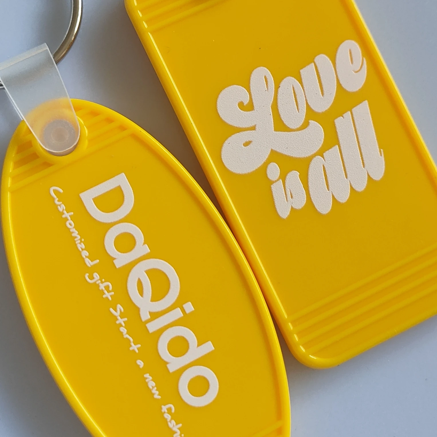 Daqido Custom Hotel Wooden Keychains Room Number Key Chain Laser Engrave Logo Wood Hotel Keychains Key Tag Unique Wood Motel Key