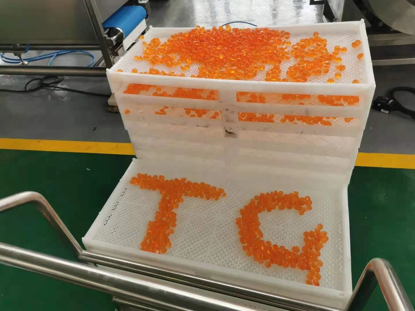 Mini vitamin gelatin gummy jelly bear candy making machine