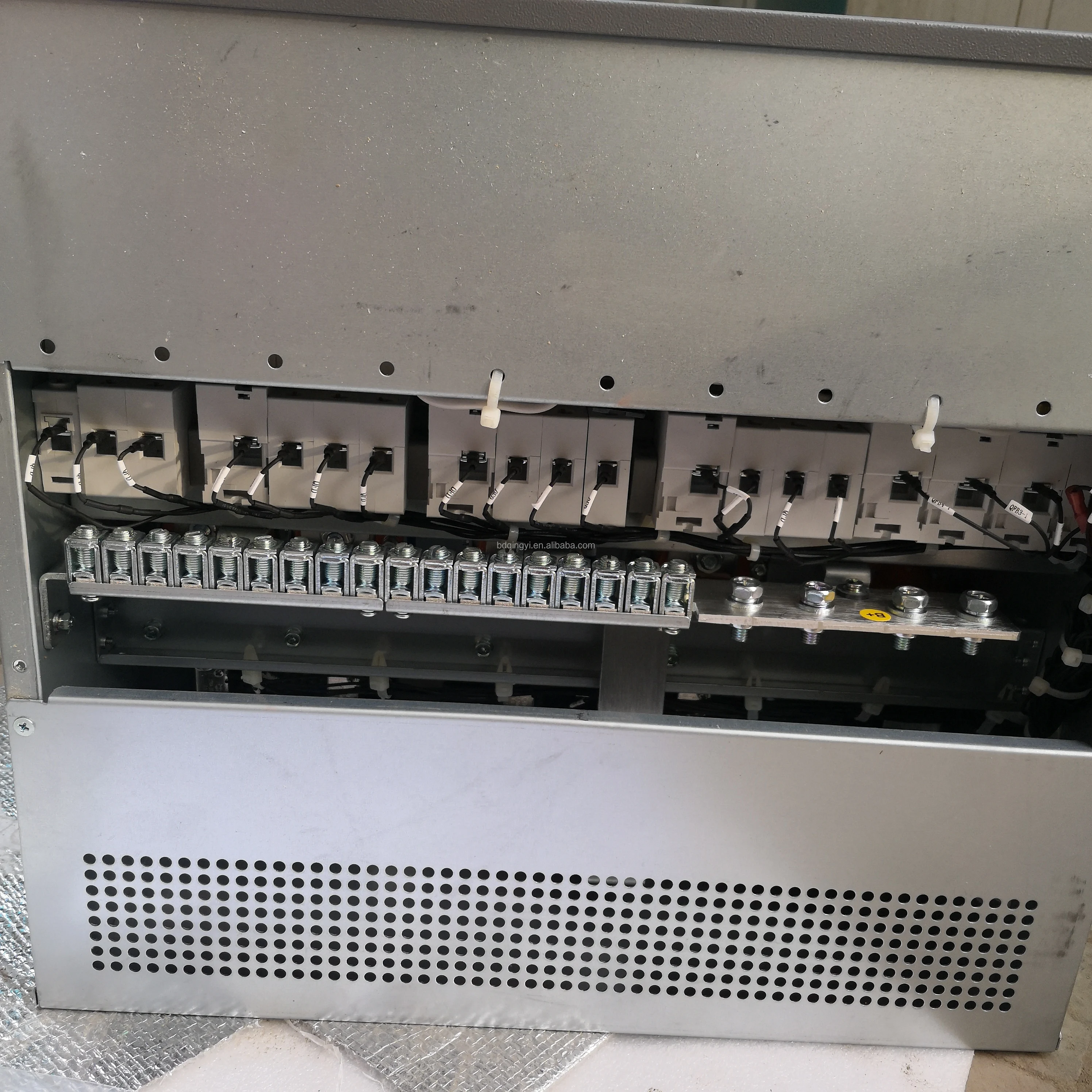 Оригинальная Встроенная система питания постоянного тока Vertiv Emerson 48 В 300А Netsure 731 A61-S3 для телекоммуникационного энергетического оборудования