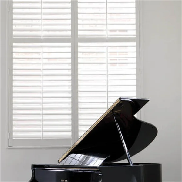 Window Plantation Shutters Factory Direct Supply Faux Wood PVC Louvered Wooden Vertical 3 Years Window Shutters Interior Plastic