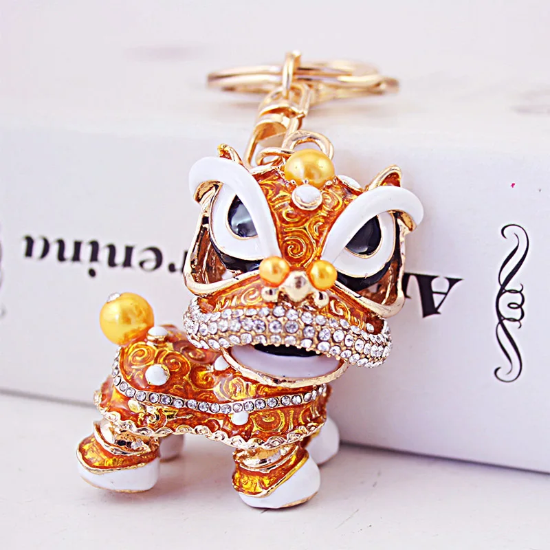 KC032 New Fashion Style Chinese Creative Alloy Pendant Crystal Lion Charming Keychain