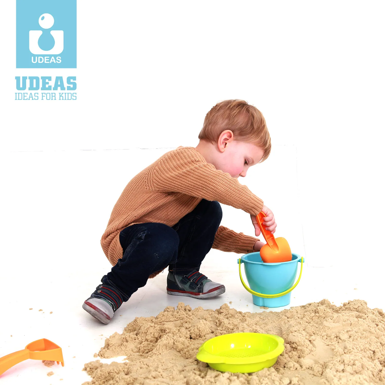 Quality eco friendly plastic beach toys bucket set, outdoor summer sand toy set for kids