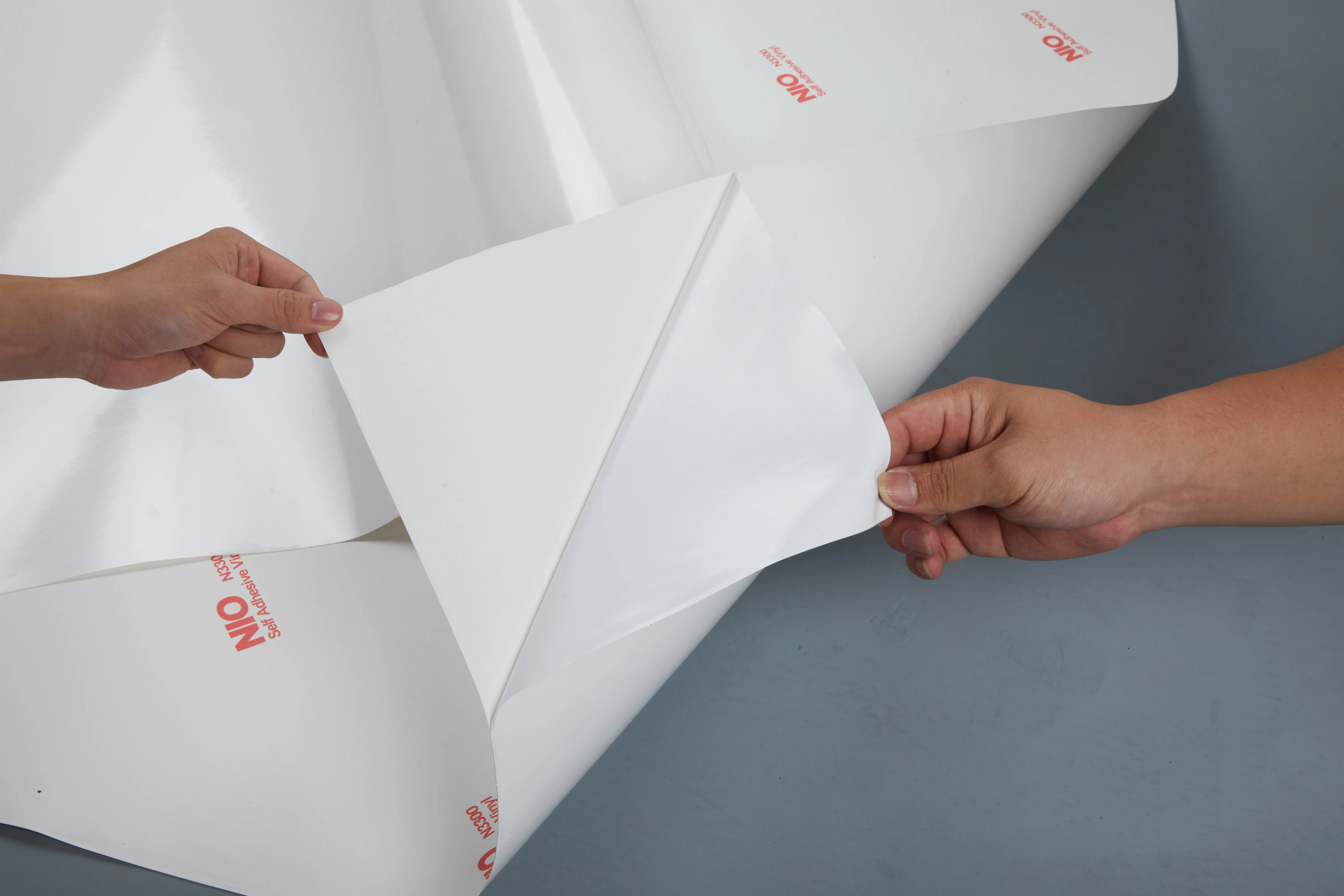 Waterproof Adhesive Sticker Printing Car Warp Film Popular Glossy PVC Self