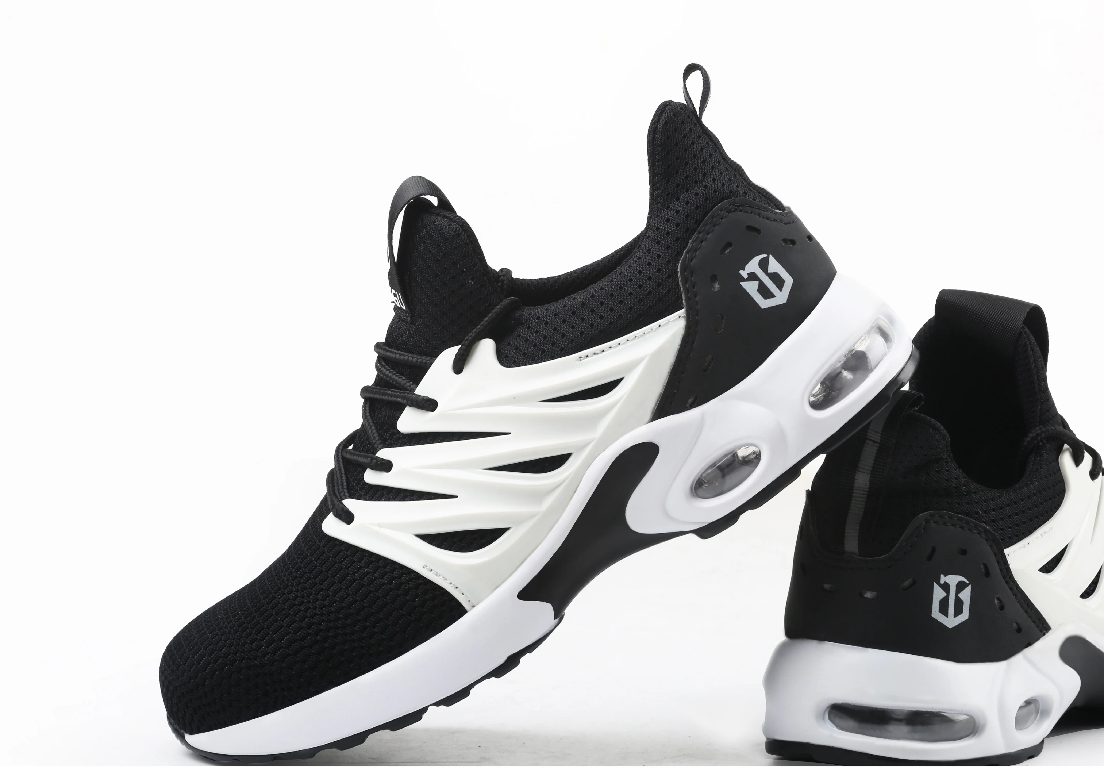 2020 new high quality summer fashionable fly knit work shoes light weight breathable and comfortable sport men safety shoes