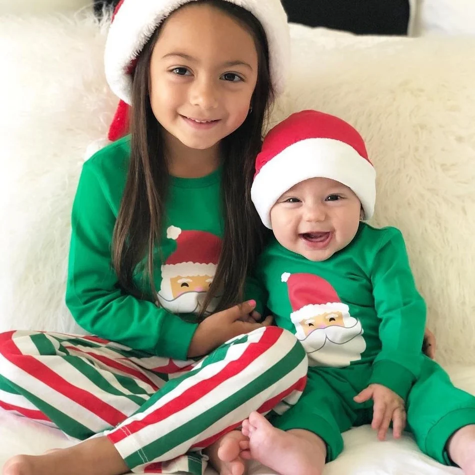 Рождественский пижамный комплект с принтом Санты Топ длинным рукавом и полосатые штаны