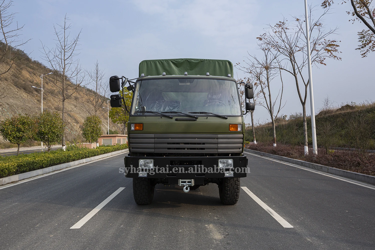 Custom All Wheel Drive Personnel Transportation 4WD Truck 190hp Diesel Engine With 60% Gradeability