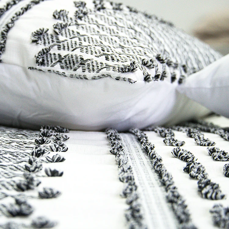 King Home Decor Sheets Clipped Jacquard Nice Price Microfiber Duvet cover set Soft Tufted bedding set Elegant Bed Linen