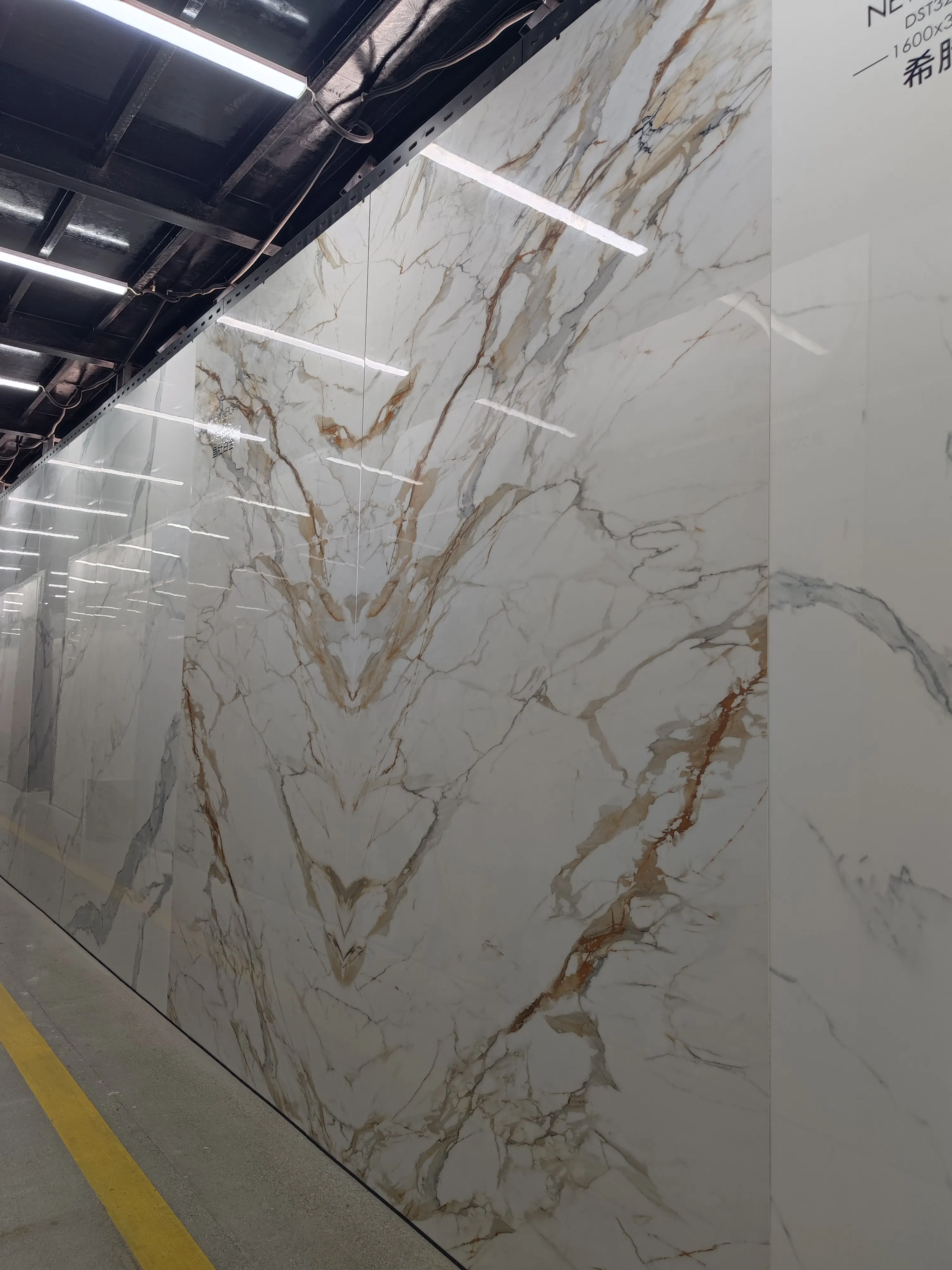 Wholesale Polished 2400 x 1200 x 9 mm Sintered Calcutta Gold Stone Slabs For Indoor Wall