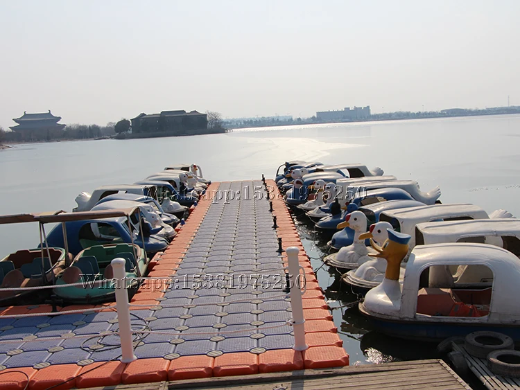 Modular floating pontoon dock 