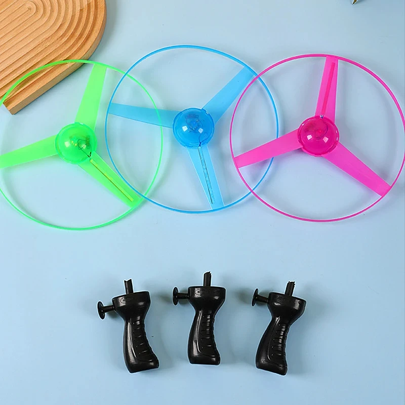1pc LED Light Handle Top Classic Toys Funny Spinning Flyer Pull Wire Glow UFO Luminous Plastic Kids Outdoor Sports Parent-Child