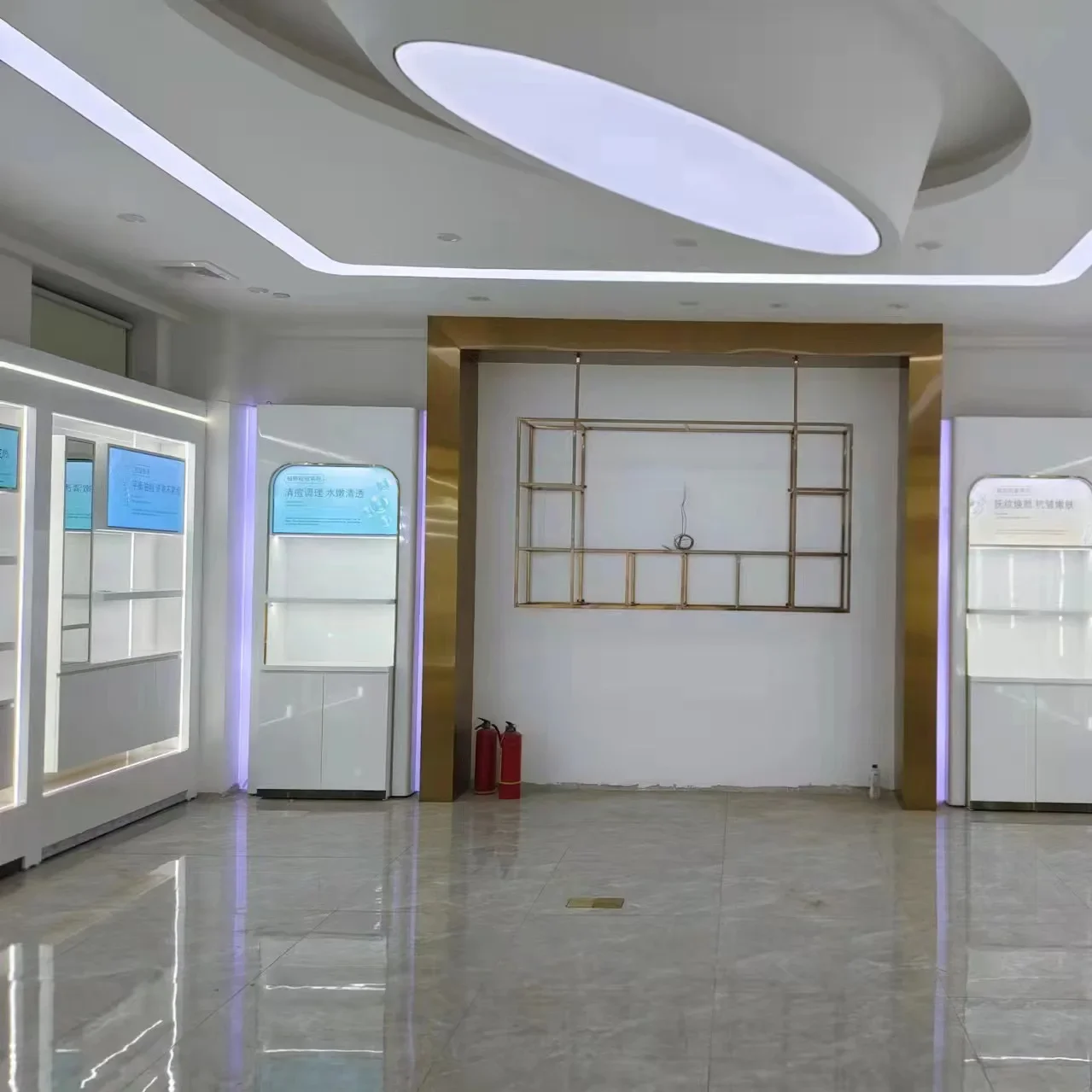 Custom Clear Acrylic Handbag Lego Gem Bracelet Cap Display Case Retail Display Stand For show Box Display For Perfume Shop