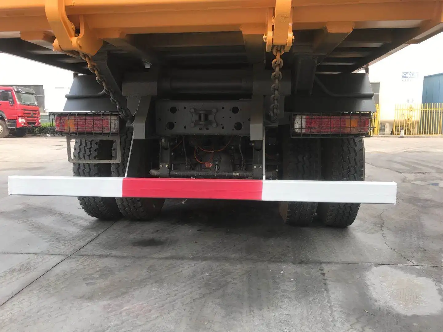 PROMOTION!! Howo Second Hand 6x4 10-30 Ton 371hp 12 Wheels Used Tipper Trucks Dump Truck with 400L aluminium alloy tank