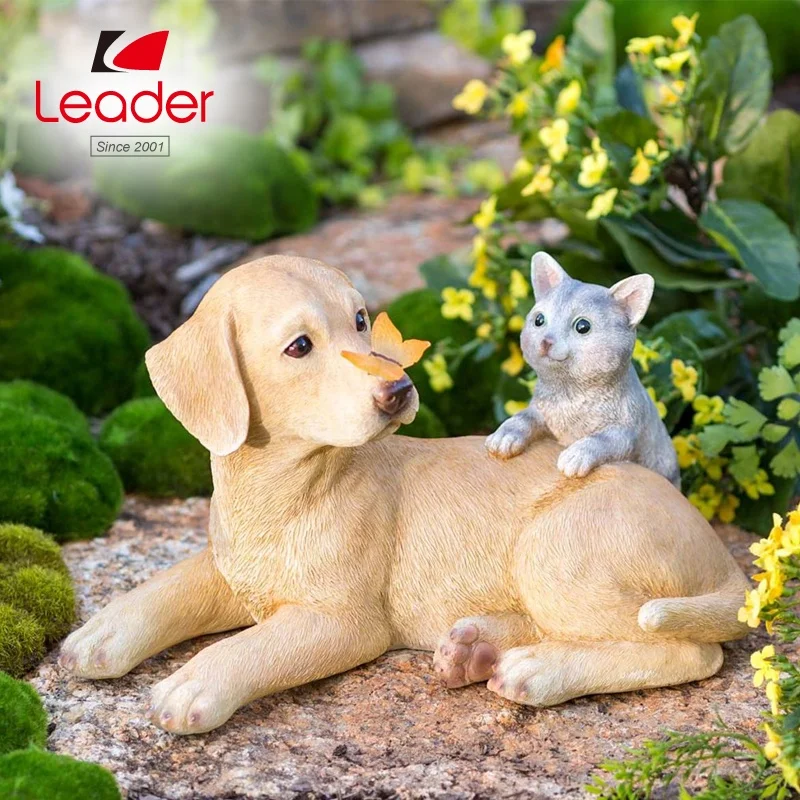 Lovely Garden Decor Polyresin Cat Statue Figurine Resin Mama Cat Kissing Kitten Sculpture