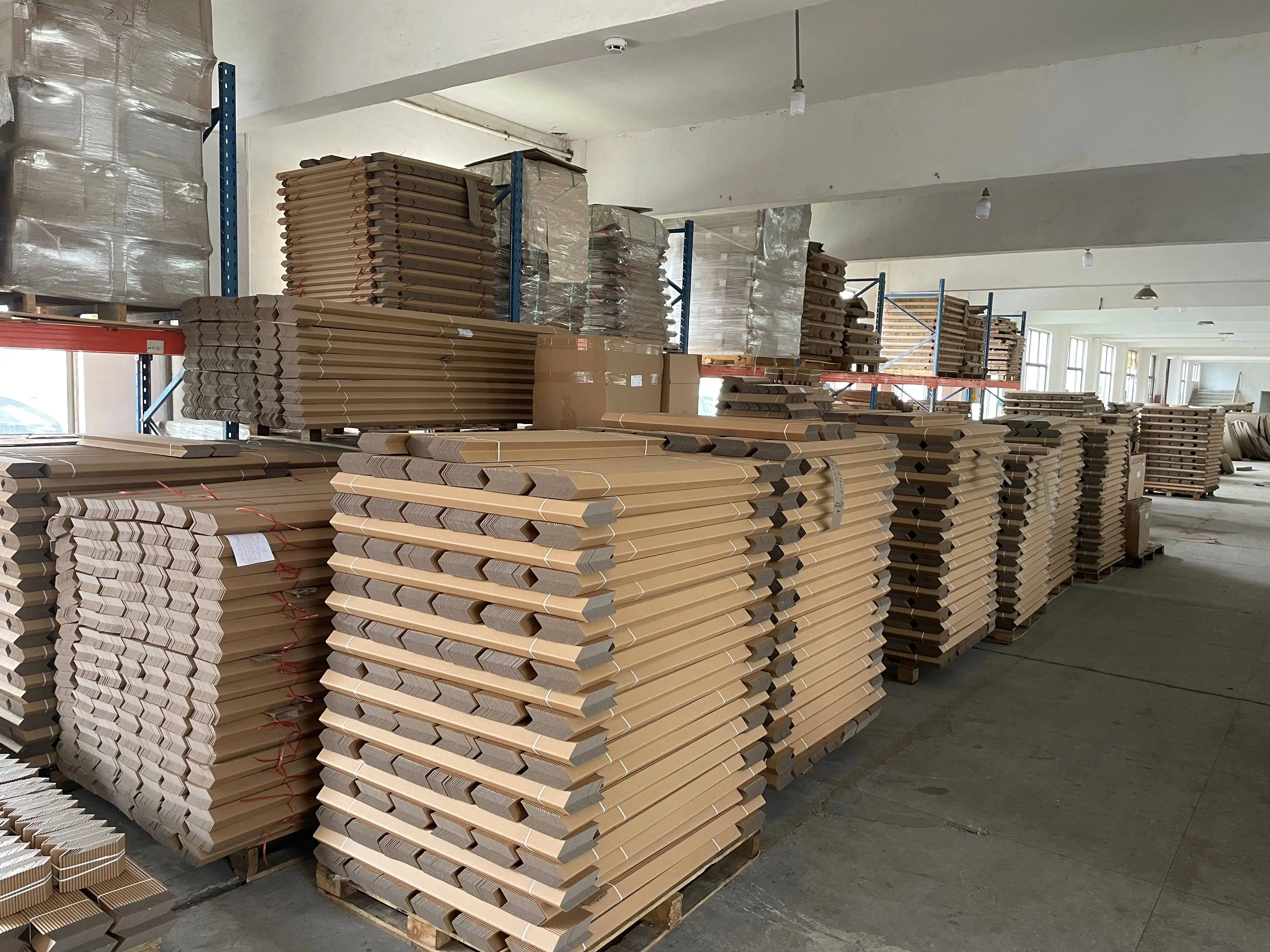 Eco Friendly L Shape Paper Corner Protector 50*50*3*1000 mm Kraft Angle Pallet Paper Edgeboard Protector