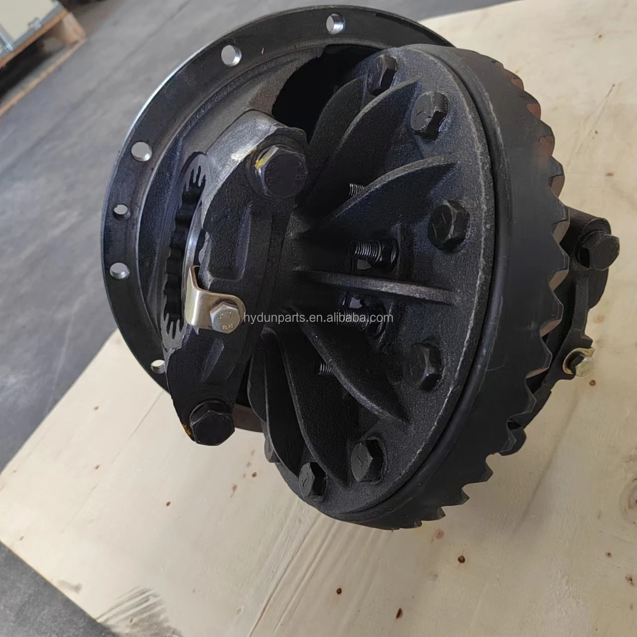 7X43 ISUZU CARRIER.jpg