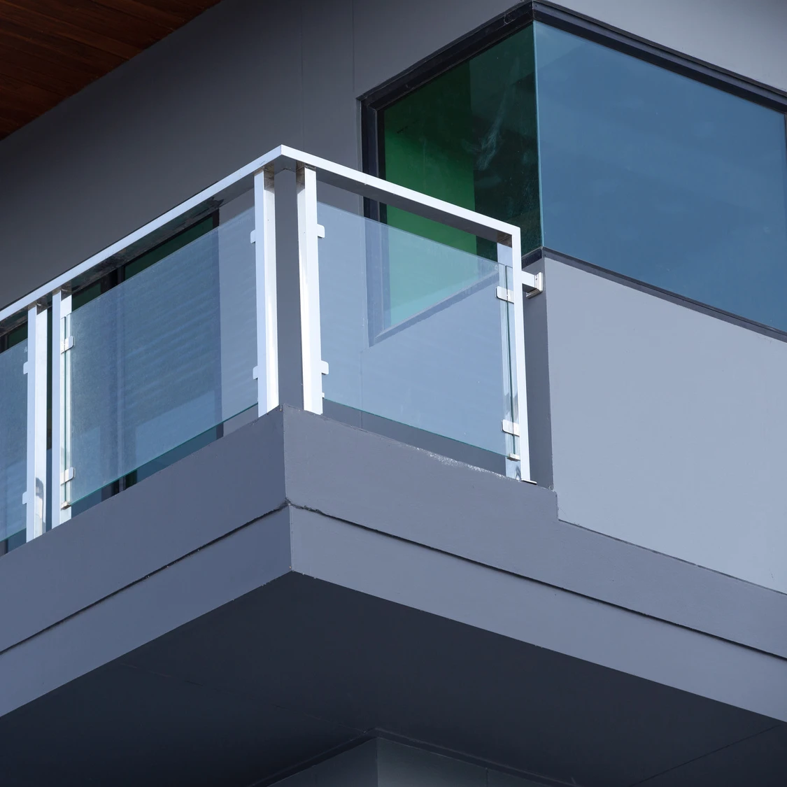 Aluminum glass Railing Design Balcony Frameless U Channel balcony railing height