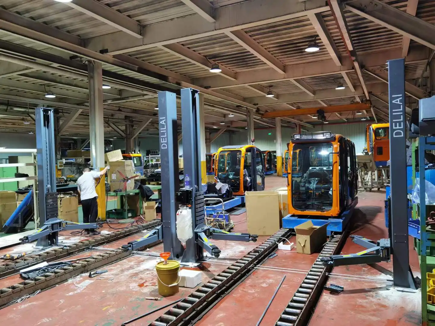 Customized 2 Post 4 ton Hydraulic Cylinders Car Lifts Two Post Lift For Car