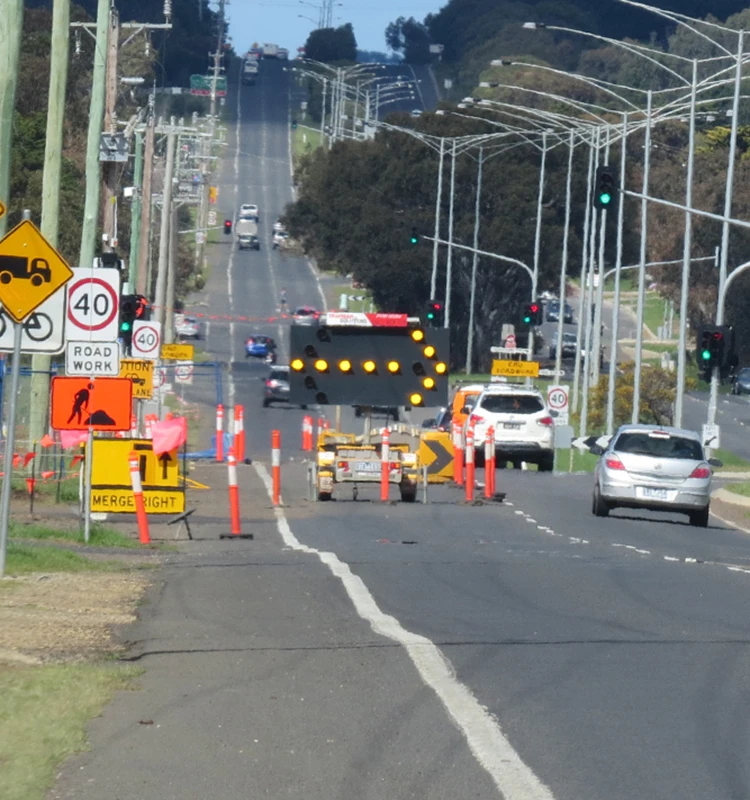 Traffic Lights Panel Sign  LED Flashing Solar Arrow  Boards Trailer