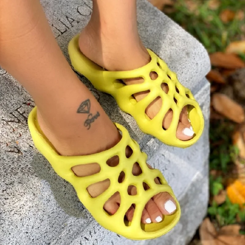 
Hot Selling Summer Ladies beach slippers girls sandals platform garden shoes women clogs 