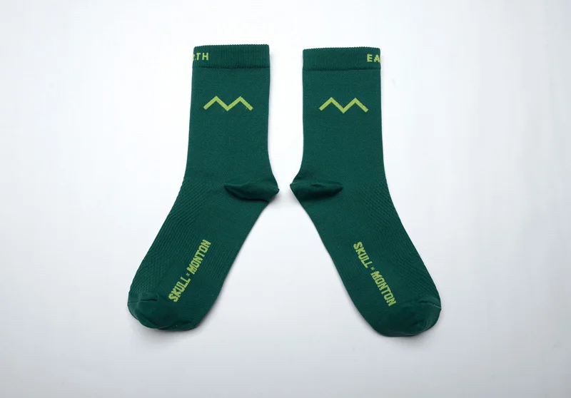 Wholesale Crew Performance Road Cycling Socks Green Bike Socks Sublimation Athletic Custom Breathable Bicycle Socks Manufacturer