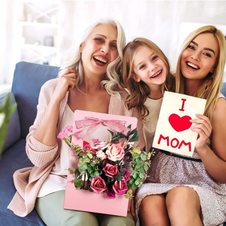 Wholesale Double Sided Water Proof Kraft Paper Portable Flower Basket Handle Carton Creative Bouquet Holiday Gift Wrapping Box