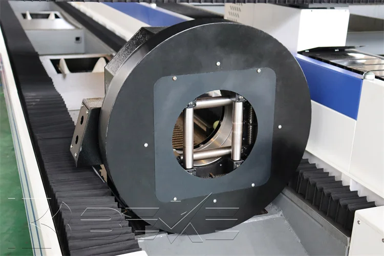 Automatic Laser Pipe/Plate Cutting Machine 3000W Economical Metal Sheet and Tube Laser Cutting Machine