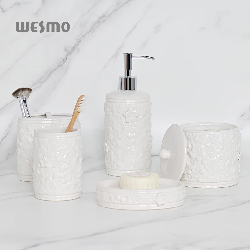 Modern Carve Flower Designs Bathroom Decor Luxury Porcelain Bath Items 5 Pcs Ceramic Bathroom Set