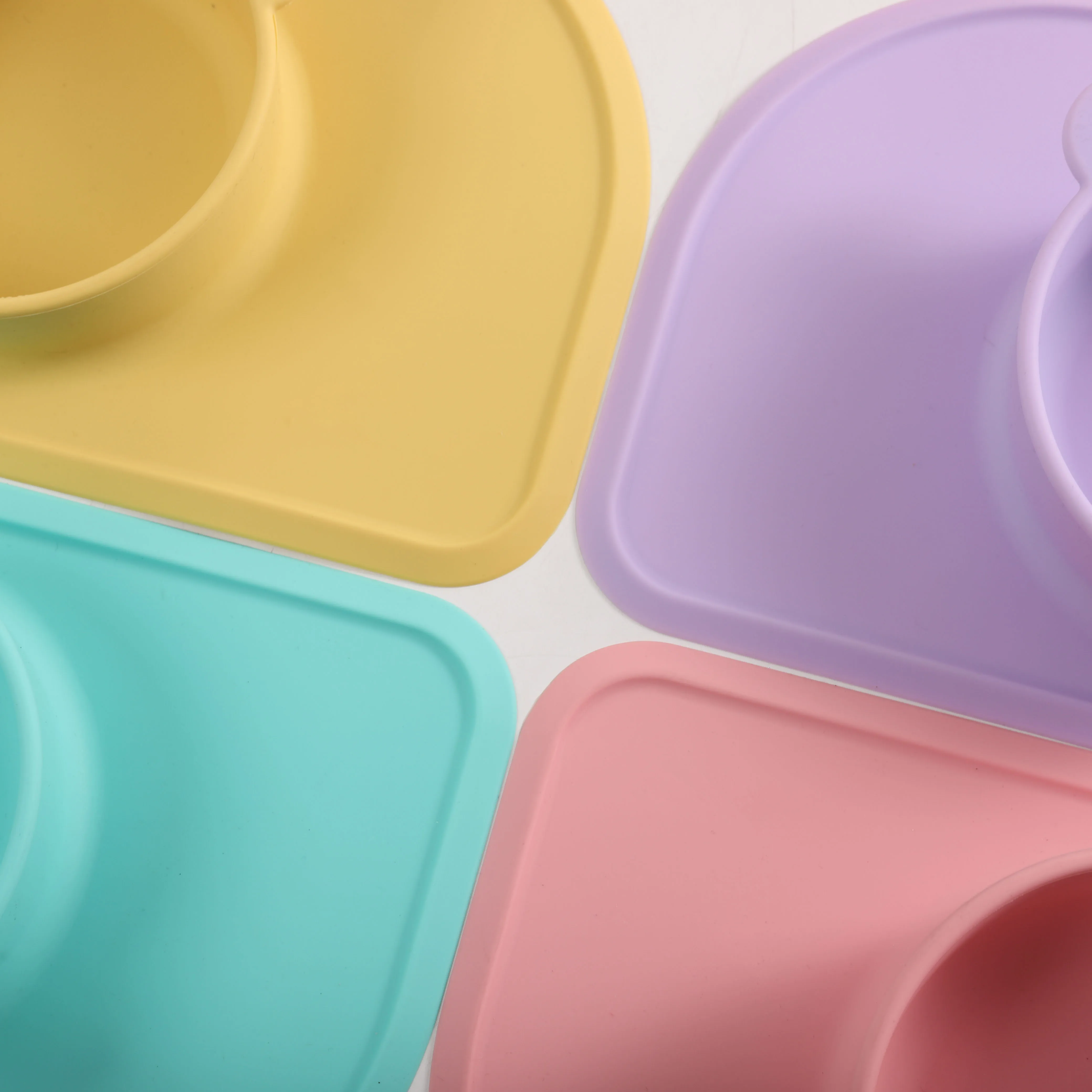 BPA free Led Weaning Feeding Supplies Food Grade silicone divided plates for babies Bear silicone Bowlwith Mat