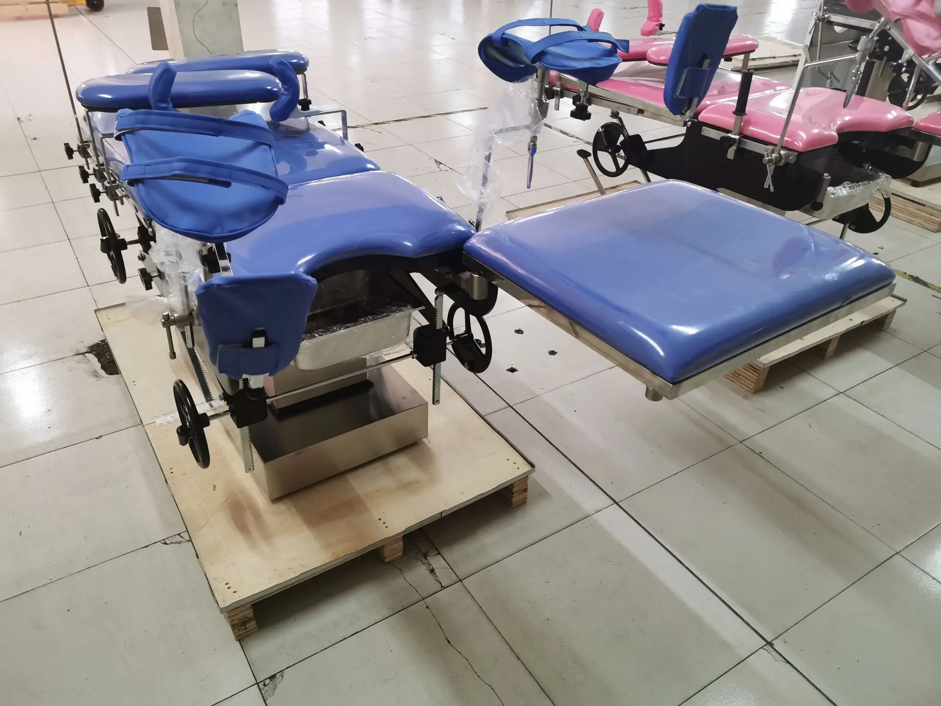 Topsale Cheap ALG OB06 Hydraulic Gynecology Obstetric Delivery Bed Hospital medical equipment   birthing bed examination bed