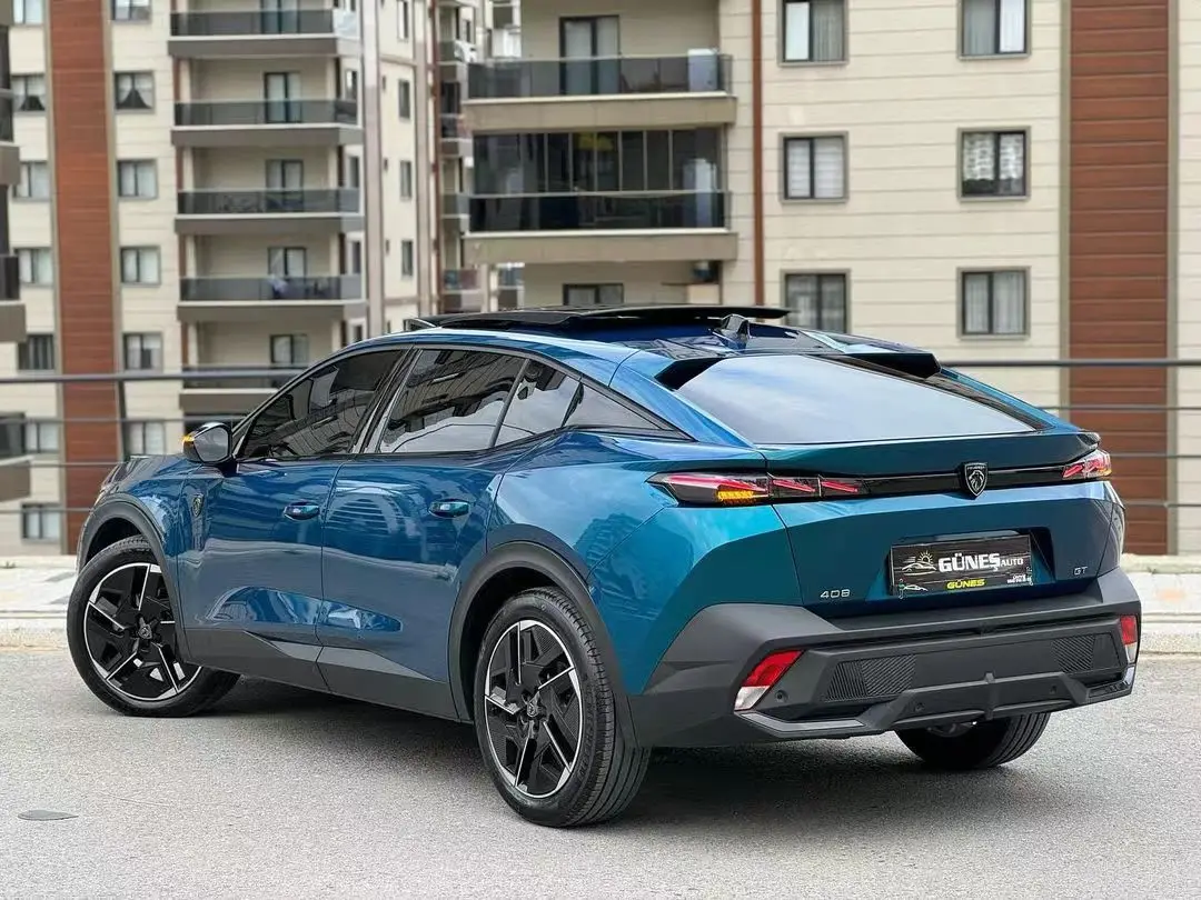 Dongfeng Peugeot 408X бензиновые автомобили с выдающимся ускорением продвигают вас вперед легкостью позволяя вам наслаждаться вождением